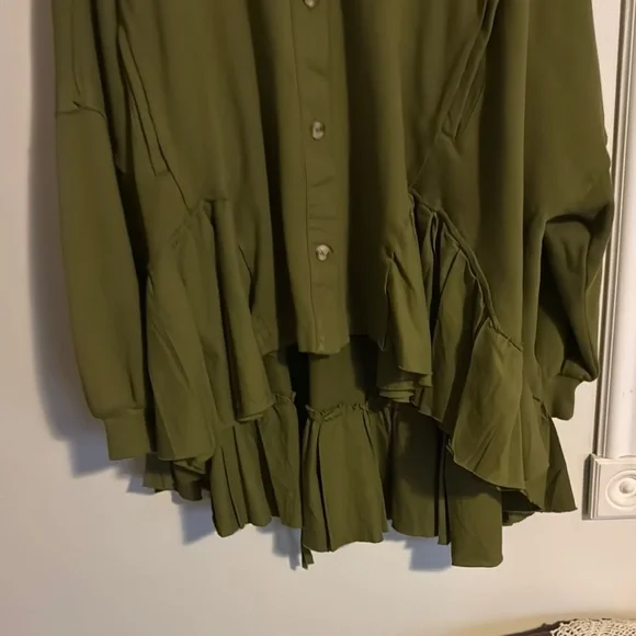 Free People Green Oversized Ruffled Button Down Shirt - Picture 5 of 10